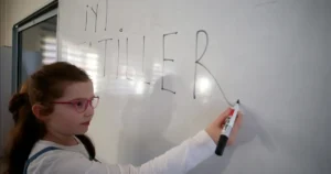 Okullarda yarıyıl tatili için karne zili çaldı | NTV Haber