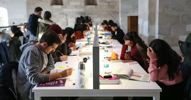 Türkiye’nin en iyi üniversiteleri belli oldu. Hangi üniversiteler dünya sıralamasına girdi? | NTV Haber